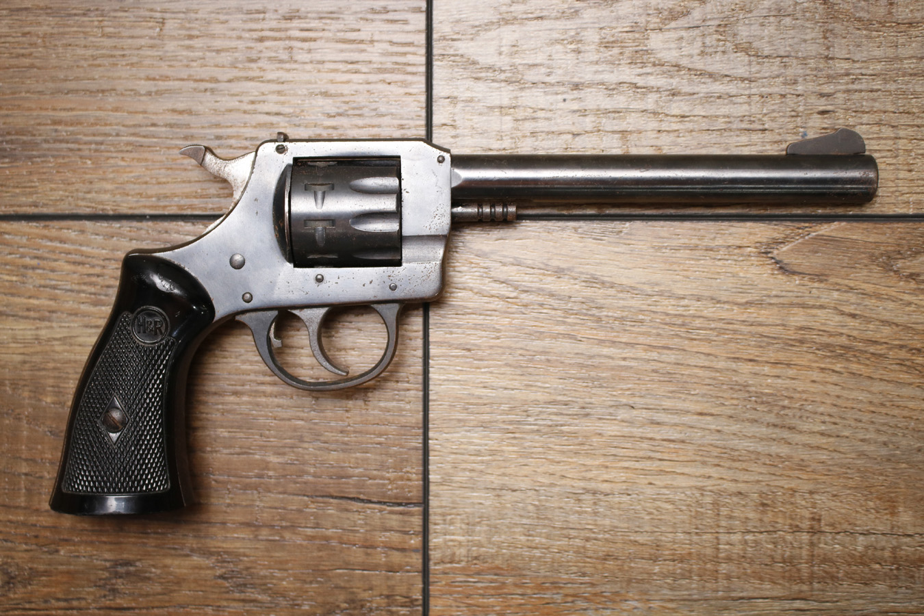 H AND R Model 929 22 Cal Police Trade-In Revolver